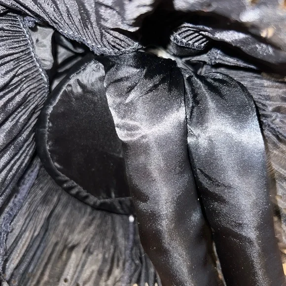 Sitting Witch - Picture 10 of 10